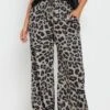 YOURS - Pantalon Gris Design Léopard Coupe Wide Leg 1 YOURS - Pantalon Gris Design Léopard Coupe Wide Leg -Evans Boutique 000d017b 36ed 4e 143964 A