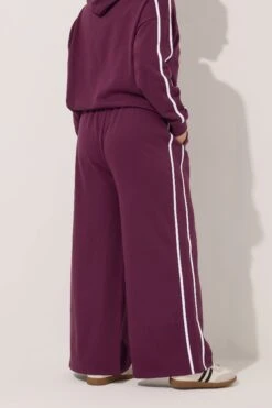 YOURS Curve Pantalon De Jogging à Jambes Larges Et Rayures Latérales Bordeaux Et Rouges -Evans Boutique 0023e034 f45f 4b 310198 C