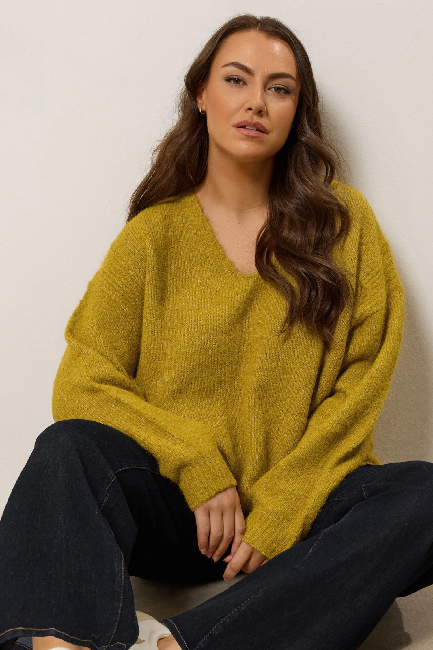 EVANS Curve Green Knitted V-Neck Jumper 4 EVANS Curve Green Knitted V-Neck Jumper – Image 2