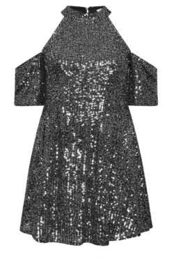 YOURS LONDON - Top Smocké Argenté à Sequins Épaules Ajourées 11 YOURS LONDON - Top Smocké Argenté à Sequins Épaules Ajourées -Evans Boutique 0145daa5 e21a 49 162893 X