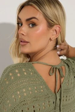 YOURS - Pull En Maille Vert Kaki Découpé Au Dos -Evans Boutique 021bf595 9e2a 4f 280534 D