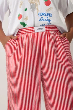 LIMITED COLLECTION - Pantalon Effet Boxer Rouge à Rayures 12 LIMITED COLLECTION - Pantalon Effet Boxer Rouge à Rayures -Evans Boutique 02e95884 adba 42 216479 D1