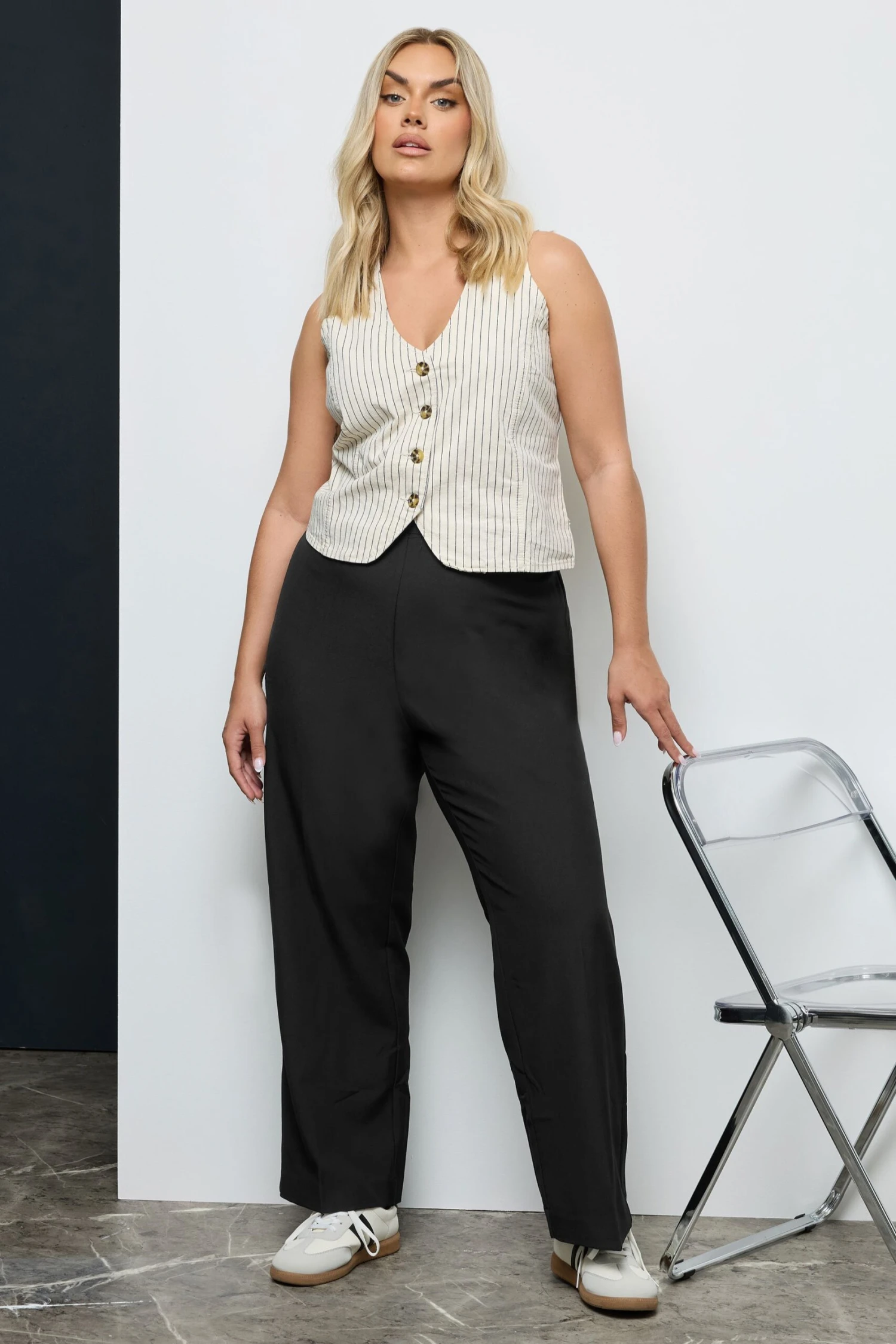 Pantalon Noir Coupe Droite - Deux Longueurs 4 Pantalon Noir Coupe Droite - Deux Longueurs – Image 2