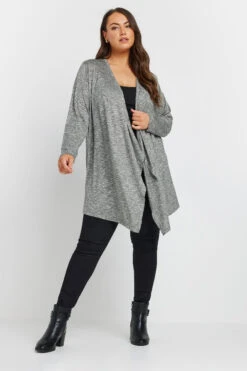 YOURS - Cardigan Midaxi Gris Design Cascade 8 YOURS - Cardigan Midaxi Gris Design Cascade -Evans Boutique 03b41979 088a 4a 303637 B