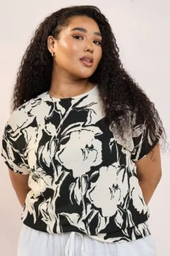 YOURS - Top Noir & Blanc Texturé Floral Manches Courtes