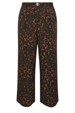 LIMITED COLLECTION Pantalon Taille Boxer Curve Marron Léopard 11 LIMITED COLLECTION Pantalon Taille Boxer Curve Marron Léopard -Evans Boutique 05e1777a 1785 41 216930 X