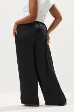 YOURS Curve Pantalon Large En Satin Noir -Evans Boutique 07c70759 0acc 4c 310309 D