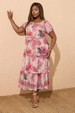 YOURS Curve Robe Mi-longue Rose à Volants Et Imprimé Rose Flou 8 YOURS Curve Robe Mi-longue Rose à Volants Et Imprimé Rose Flou -Evans Boutique 09268730 34bf 4a 160363 B