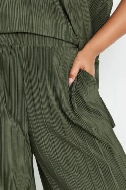 YOURS - Pantalon Wide Leg Vert Kaki Plissé -Evans Boutique 09d0486a d1ce 4b 310044 D1