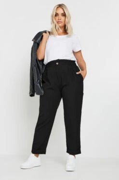 YOURS - Pantalon Cargo Noir Taille Plissé Coupe Droite -Evans Boutique 0af2cdf2 49e6 4c 143877 B