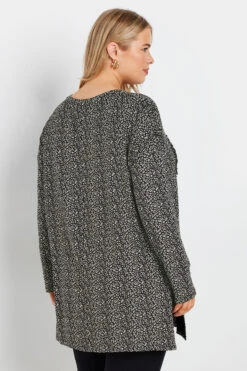 YOURS - Pull Noir & Blanc Coeur En Sequins Manches Longues 9 YOURS - Pull Noir & Blanc Coeur En Sequins Manches Longues -Evans Boutique 0afd7ea8 963d 4a 322269 C