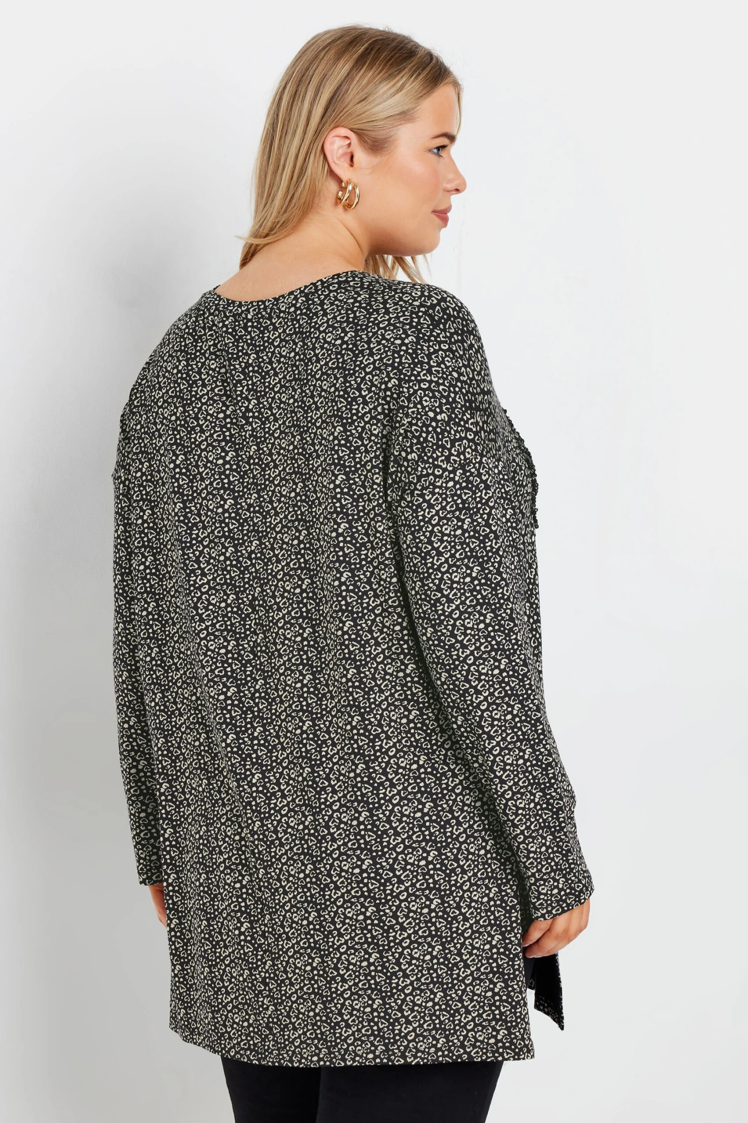 YOURS - Pull Noir & Blanc Coeur En Sequins Manches Longues 5 YOURS - Pull Noir & Blanc Coeur En Sequins Manches Longues – Image 3