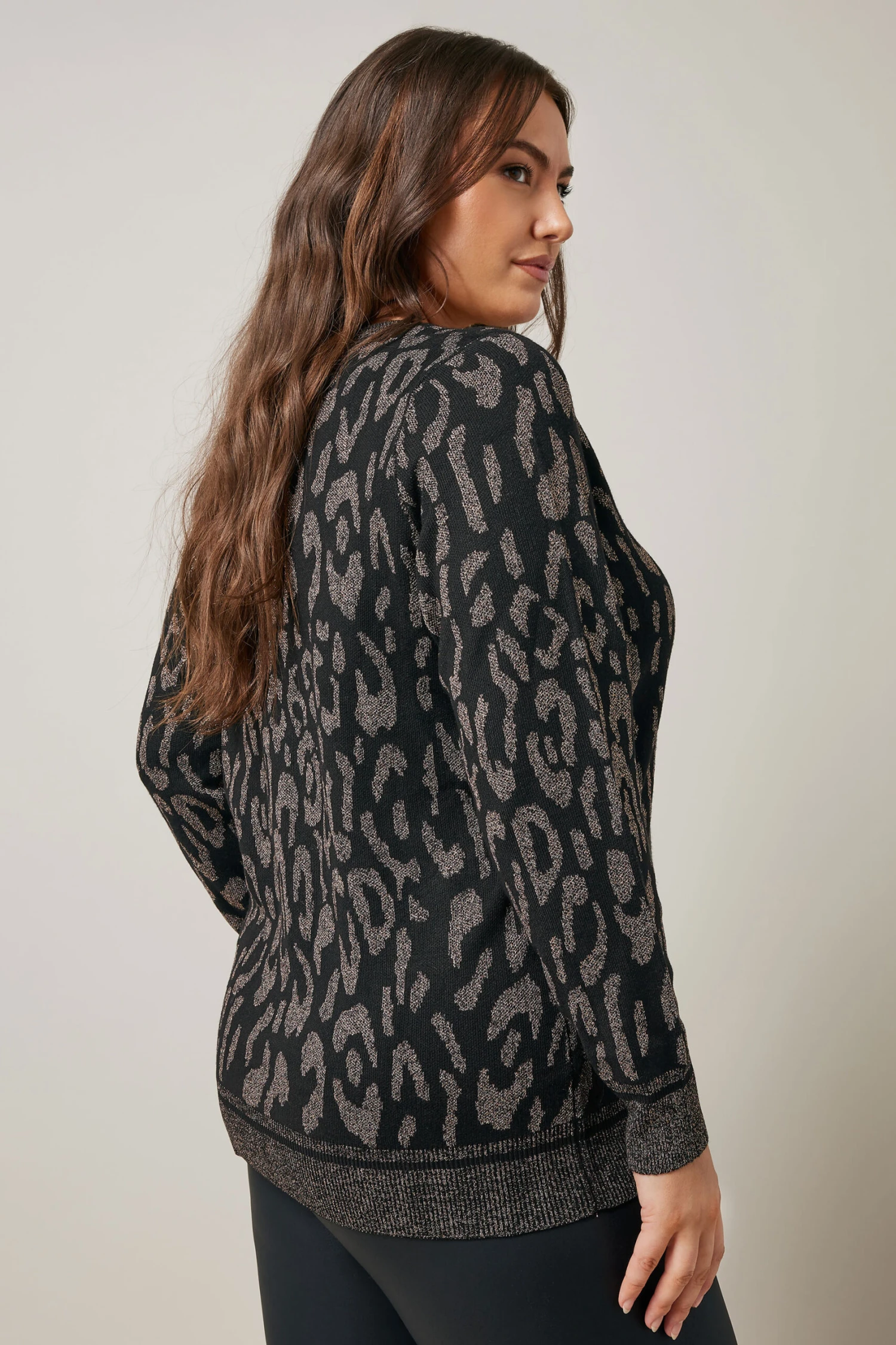 EVANS Curve Black Leopard Print Metallic Knitted Jumper 5 EVANS Curve Black Leopard Print Metallic Knitted Jumper – Image 3