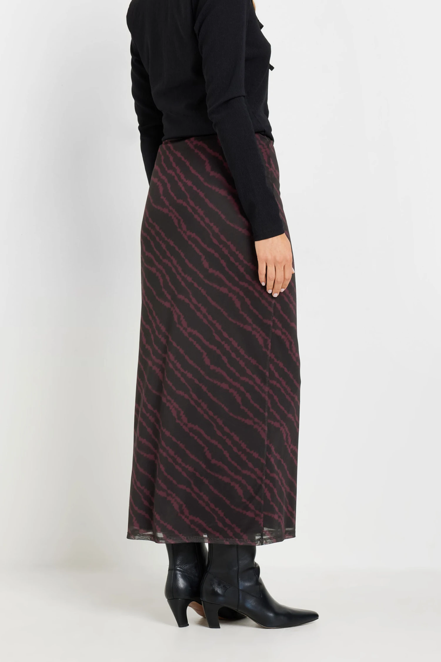 LTS Tall Burgundy Red Mesh Abstract Maxi Skirt 5 LTS Tall Burgundy Red Mesh Abstract Maxi Skirt – Image 3