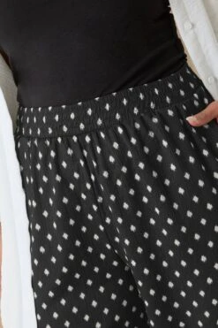 YOURS - Pantalon Wide Leg Noir Texturé à Pois -Evans Boutique 0bf3f84c 5c4d 4e 303710 D