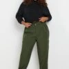 YOURS - Pantalon Cargo Vert Kaki Taille Plissé Coupe Droite 1 YOURS - Pantalon Cargo Vert Kaki Taille Plissé Coupe Droite -Evans Boutique 0d5c4370 3e19 41 143878 B