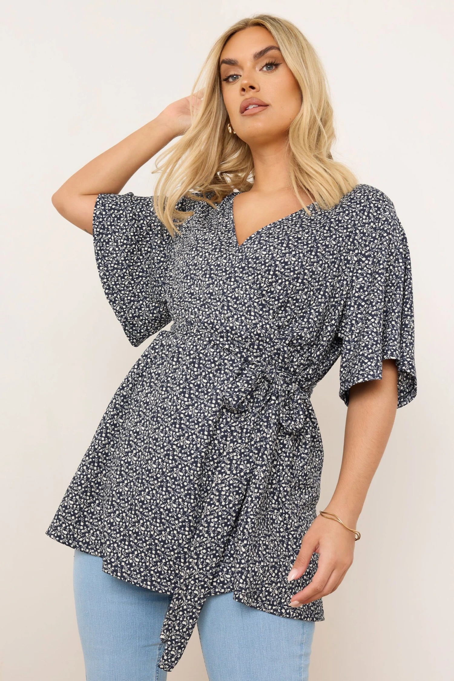 YOURS - Top Cache-Coeur Bleu Marine Texturé Floral 3 YOURS - Top Cache-Coeur Bleu Marine Texturé Floral