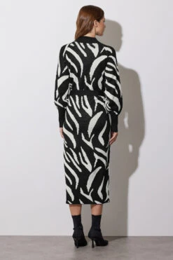 STAR Black Zebra Jumper Dress 10 STAR Black Zebra Jumper Dress -Evans Boutique 0dfc5aa2 e23b 4f 110607 C