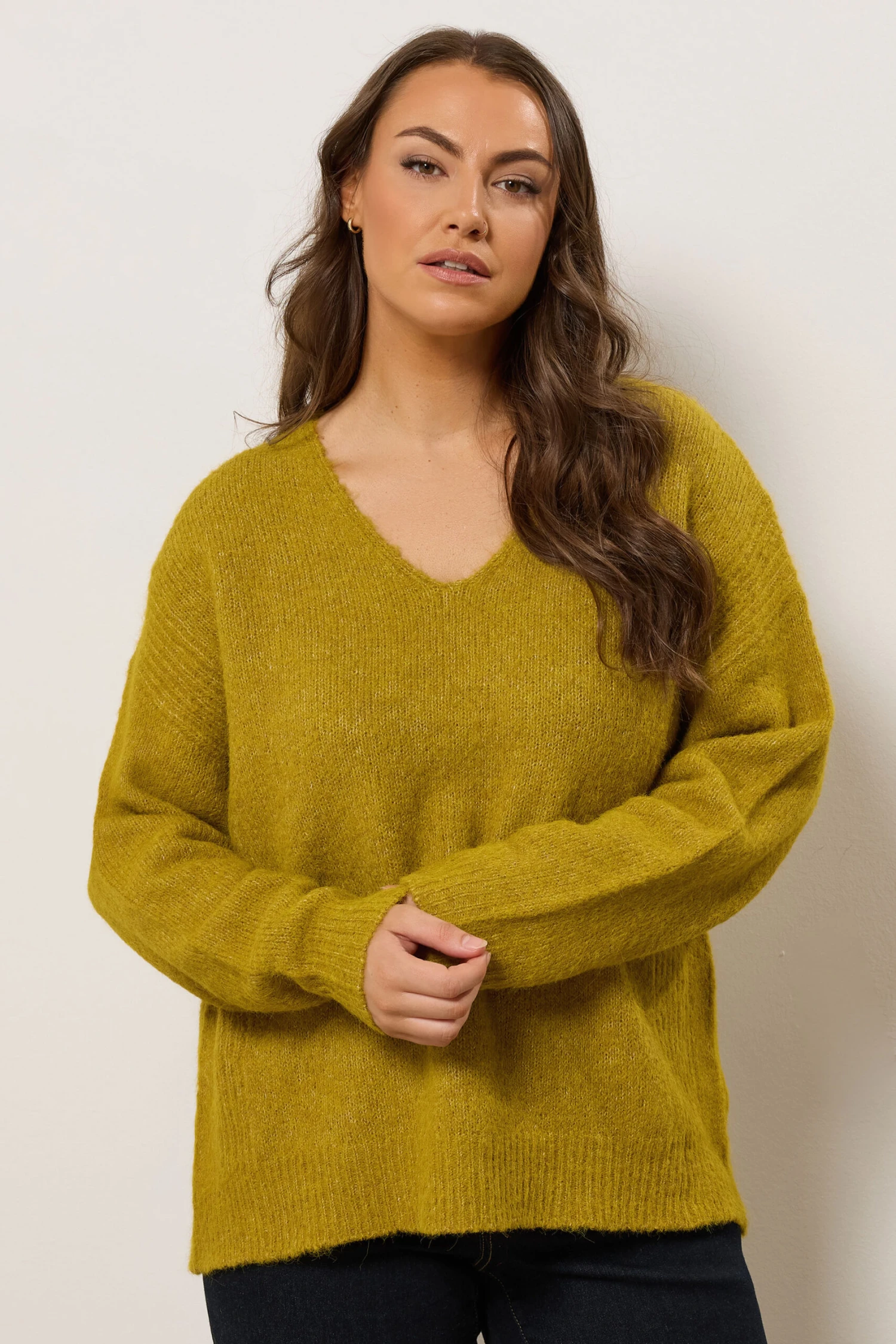 EVANS Curve Green Knitted V-Neck Jumper 5 EVANS Curve Green Knitted V-Neck Jumper – Image 3