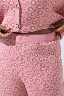 LIMITED COLLECTION Pantalon Large à Imprimé Léopard Rose -Evans Boutique 0f47528a 796f 48 216598 D