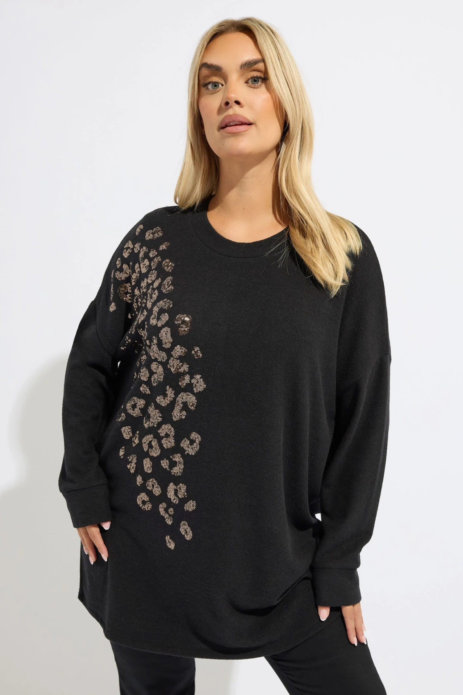 YOURS Curve Pull Noir à Sequins Et Imprimé Léopard 3 YOURS Curve Pull Noir à Sequins Et Imprimé Léopard