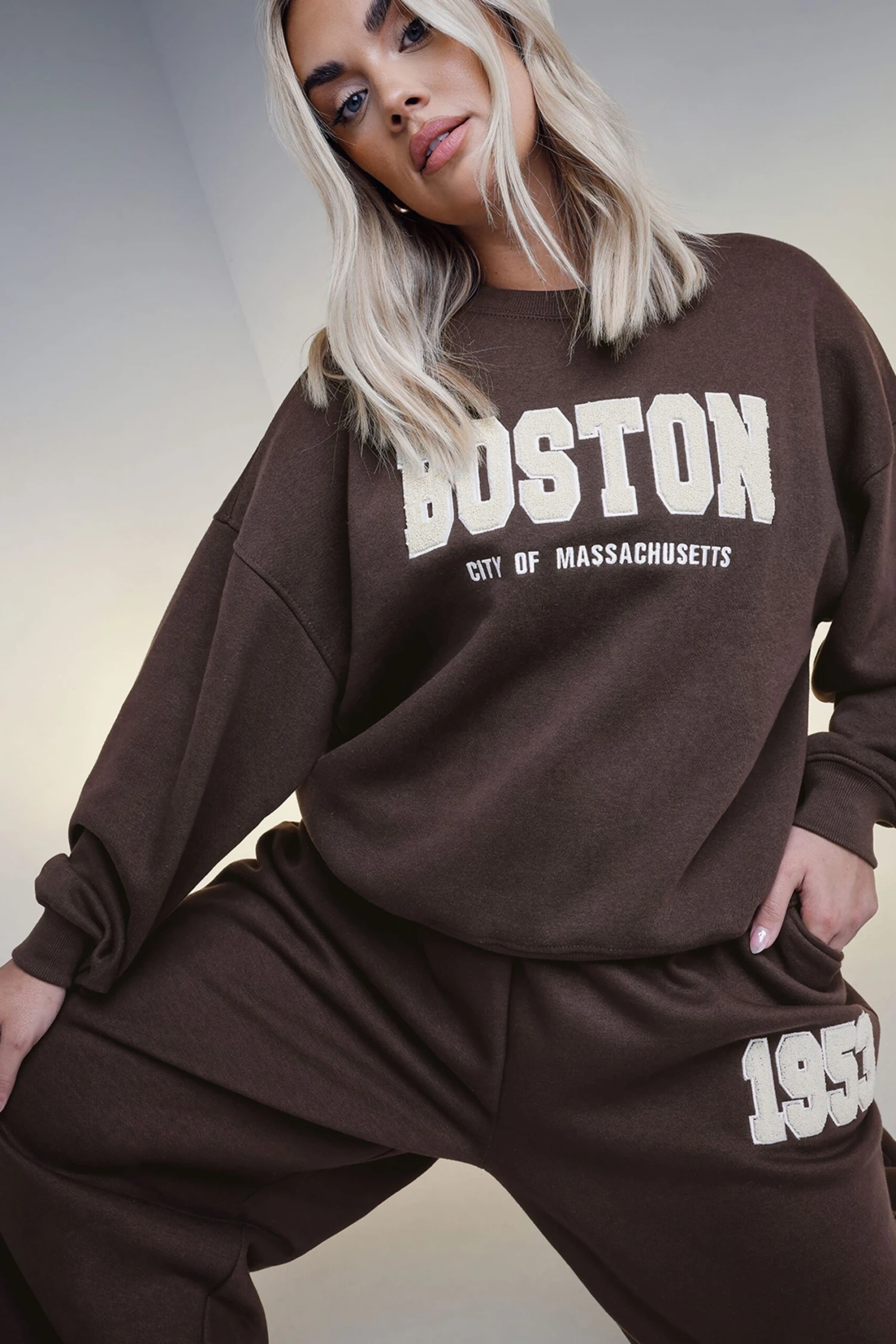 YOURS - Sweatshirt Marron 'Boston' Manches Longues 3 YOURS - Sweatshirt Marron 'Boston' Manches Longues