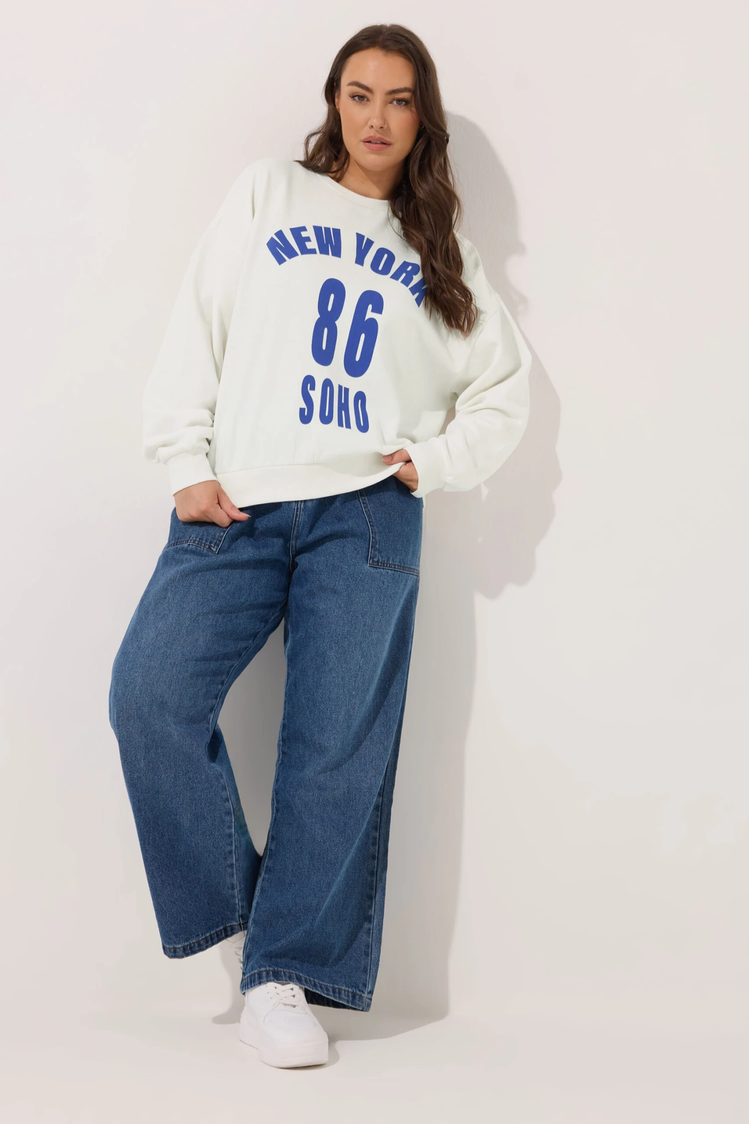 YOURS Curve Sweat-shirt Blanc à Slogan « New York » 4 YOURS Curve Sweat-shirt Blanc à Slogan « New York » – Image 2