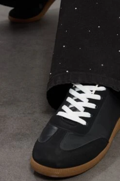 YOURS Curve Black Studded Wide Leg Jeans -Evans Boutique 108533f9 46e3 4d 310180 D