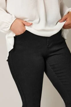 EVANS Curve Black Straight Leg Jeans 13 EVANS Curve Black Straight Leg Jeans -Evans Boutique 10e13f05 0a70 40 615033 D