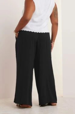YOURS - Pantalon Noir Plissé Wide Leg à Poches -Evans Boutique 10f7ae25 d0a0 44 310143 C