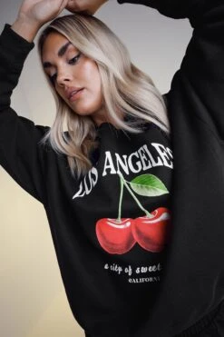 YOURS - Sweatshirt Noir 'Los Angeles' Cerises Manches Longues 10 YOURS - Sweatshirt Noir 'Los Angeles' Cerises Manches Longues -Evans Boutique 11dcb561 33de 42 126669 L3