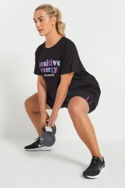 YOURS ACTIVE - Top Noir 'Positive Energy' Manches Courtes 16 YOURS ACTIVE - Top Noir 'Positive Energy' Manches Courtes -Evans Boutique 139db781 78f6 49 149366 D