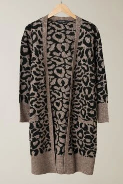 EVANS Curve Brown Leopard Print Knitted Cardigan -Evans Boutique 14753815 67da 44 615541 P
