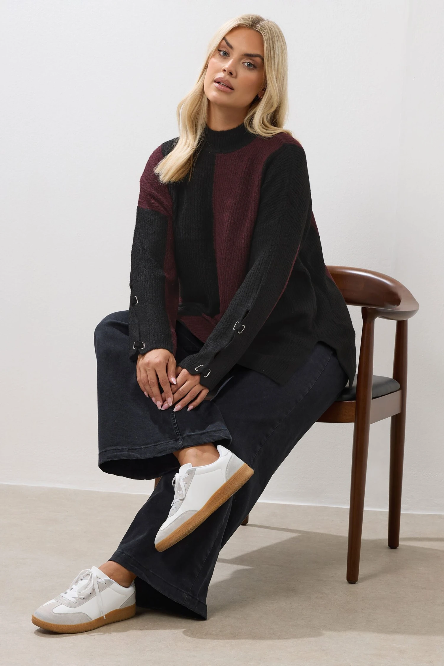 YOURS - Pull Bicolore Noir & Bordeaux 4 YOURS - Pull Bicolore Noir & Bordeaux – Image 2