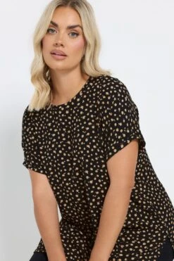 YOURS - Top Noir Manches Courtes Design Pois 10 YOURS - Top Noir Manches Courtes Design Pois -Evans Boutique 1494b55a d277 44 303671 D