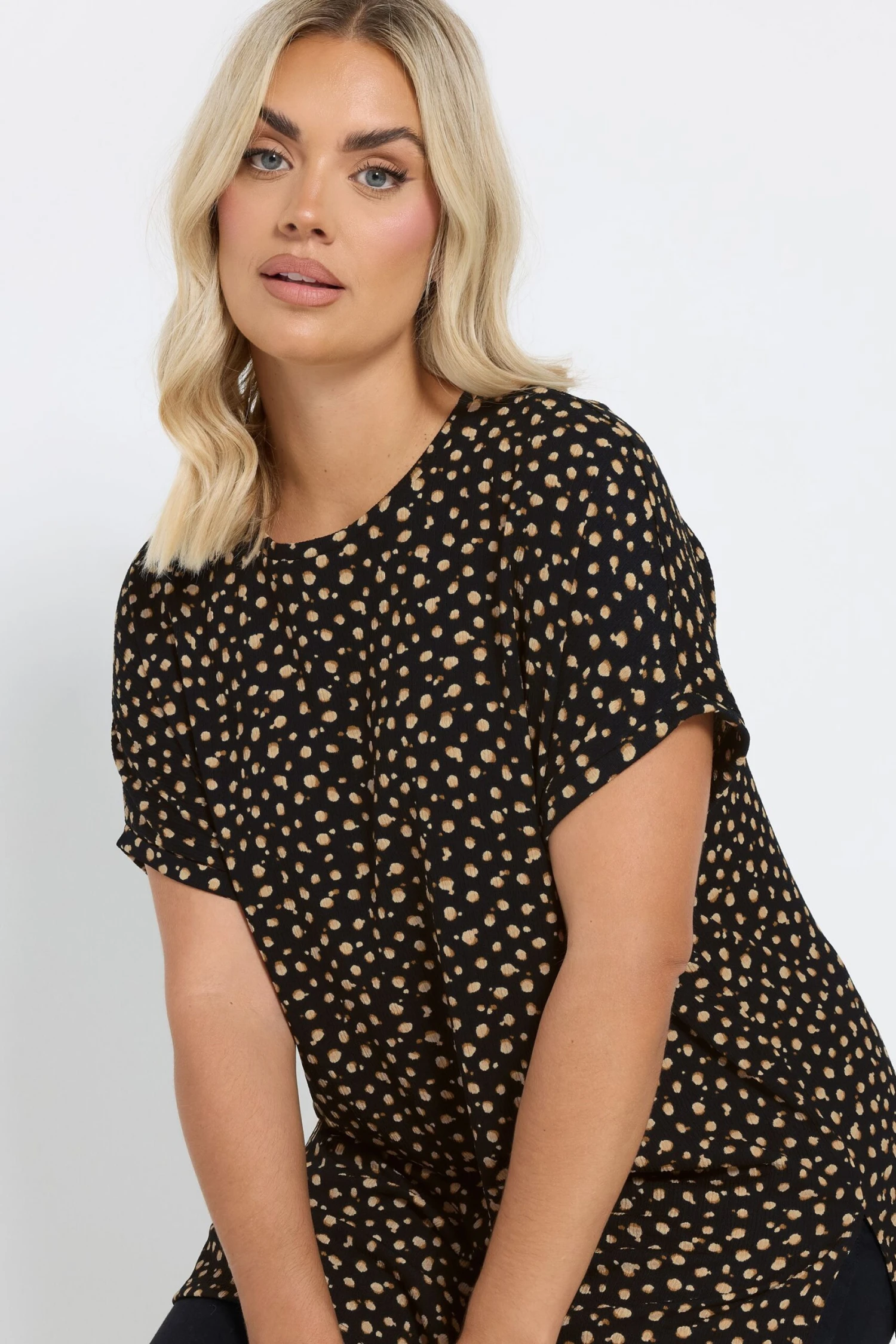 YOURS - Top Noir Manches Courtes Design Pois 6 YOURS - Top Noir Manches Courtes Design Pois – Image 4