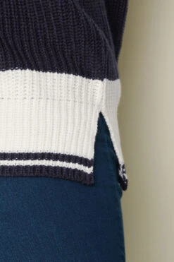 YOURS - Pull En Maille à Rayures Bleu Marine 12 YOURS - Pull En Maille à Rayures Bleu Marine -Evans Boutique 1620a3da c070 4c 280686 E