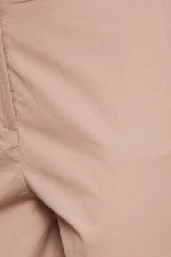 YOURS - Pantalon Chino Rose Poudré Coupe Droite 13 YOURS - Pantalon Chino Rose Poudré Coupe Droite -Evans Boutique 1757f040 2220 47 143488 Z