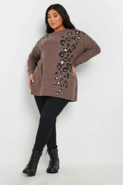 YOURS - Pull Marron Toucher Doux Design Léopard 9 YOURS - Pull Marron Toucher Doux Design Léopard -Evans Boutique 17728488 7a16 40 322298 B