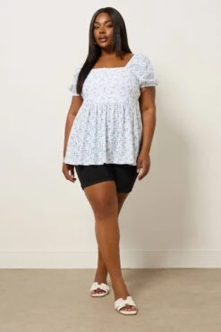 YOURS - Top Floral Smocké Bleu Ciel Manches Courtes -Evans Boutique 18beae10 bb5b 4e 322662 B