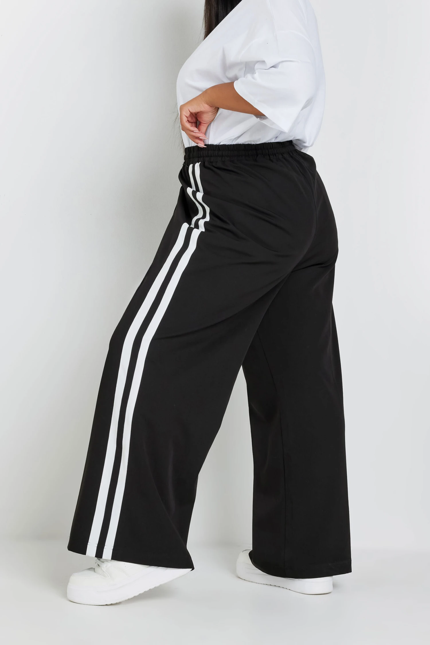 YOURS - Pantalon Noir Bandes Blanches Coupe Wide Leg 5 YOURS - Pantalon Noir Bandes Blanches Coupe Wide Leg – Image 3