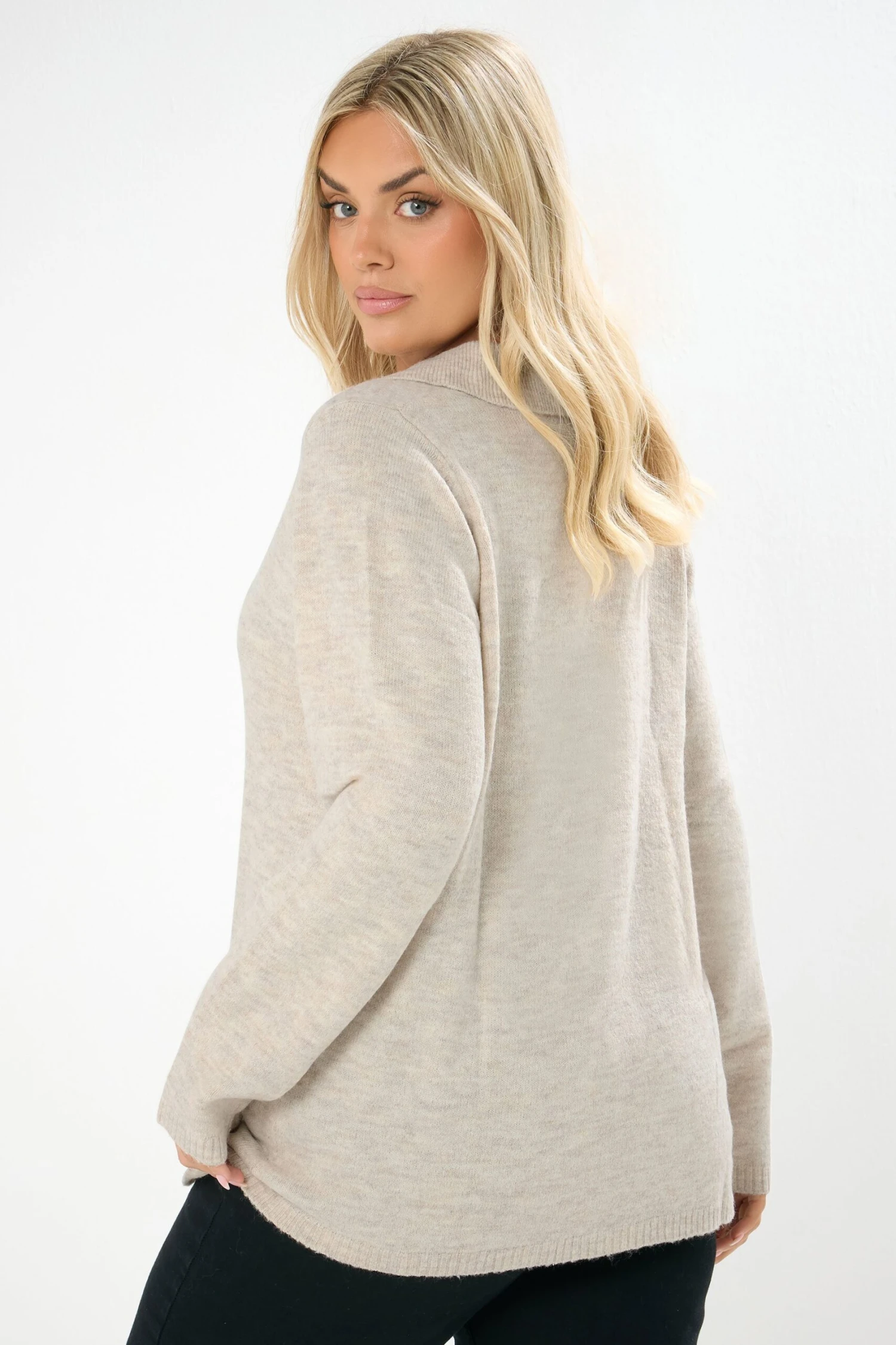 YOURS Curve Pull En Maille à Col Marron Naturel 7 YOURS Curve Pull En Maille à Col Marron Naturel – Image 5