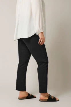 EVANS Curve Black Straight Leg Jeans 12 EVANS Curve Black Straight Leg Jeans -Evans Boutique 1a6494e1 b9d0 48 615033 C