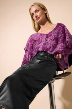 STAR Black Faux Leather Zip Detail Skirt 11 STAR Black Faux Leather Zip Detail Skirt -Evans Boutique 1b94d69a 343f 41 110637 D