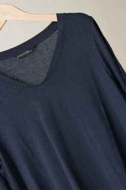 EVANS - Top Bleu Marine Encolure En V Manches Longues -Evans Boutique 1c250fd4 4ded 4e 615724 P1