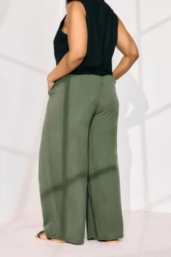 YOURS - Pantalon Wide Leg Plissé à Poches Kaki -Evans Boutique 1e5aad05 5fef 40 310075 D