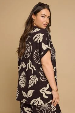 YOURS - Chemisier Marron Texturé Coquillages Manches Courtes -Evans Boutique 1e6a3704 b1ec 4d 322495 C