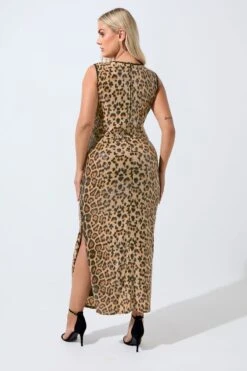 LIMITED COLLECTION Robe Longue à Sequins Et Imprimé Léopard Marron Curve 10 LIMITED COLLECTION Robe Longue à Sequins Et Imprimé Léopard Marron Curve -Evans Boutique 1e73efd2 5a17 4a 216779 C
