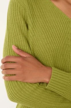 M&Co Fern Green V-Neck Long Sleeve Knitted Jumper 12 M&Co Fern Green V-Neck Long Sleeve Knitted Jumper -Evans Boutique 1ec0f8b3 b6aa 4a 502426 D