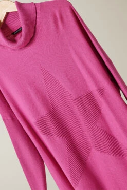EVANS Curve Pink Knitted Star Roll Neck Jumper 13 EVANS Curve Pink Knitted Star Roll Neck Jumper -Evans Boutique 1fd3d965 6301 40 615520 P1